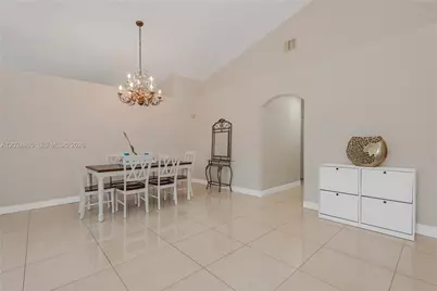 16269 SW 6th St, Pembroke Pines, FL 33027 - Photo 4