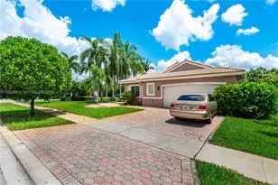 16269 SW 6th St, Pembroke Pines, FL 33027 - Photo 1