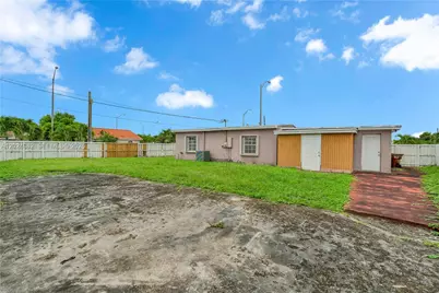 3651 W 2nd Ct, Hialeah, FL 33012 - Photo 28