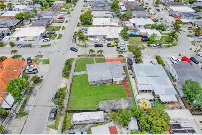 3651 W 2nd Ct, Hialeah, FL 33012 - Photo 36