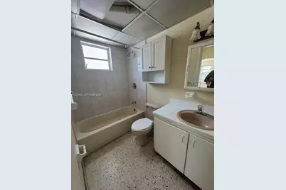525 W 69th St #101, Hialeah, FL 33014 - Photo 14