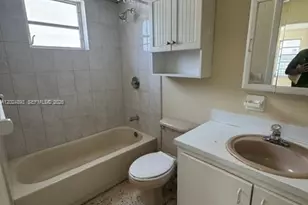 525 W 69th St, Hialeah, FL 33014 - Photo 14