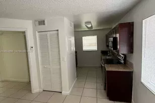 6921 Pembroke Rd, Pembroke Pines, FL 33023 - Photo 8