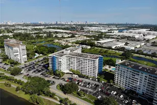 4200 Hillcrest Dr, Hollywood, FL 33021 - Photo 32