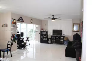 4200 Hillcrest Dr, Hollywood, FL 33021 - Photo 6