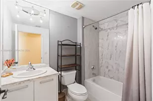244 Biscayne Blvd, Miami, FL 33132 - Photo 22