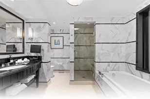 4391 Collins Ave, Miami Beach, FL 33140 - Photo 12