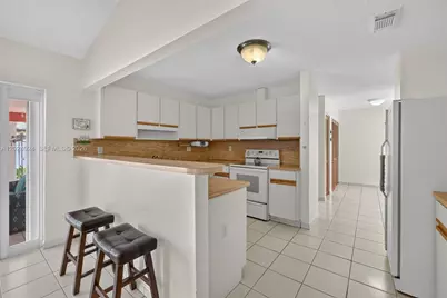 13440 SW 28th St, Miami, FL 33175 - Photo 32