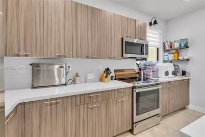 4838 NW 83rd Pkwy, Doral, FL 33166 - Photo 12