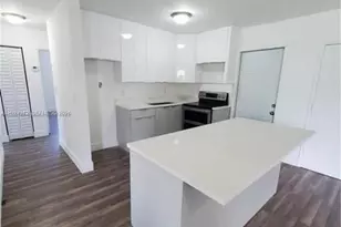 1770 NE 170th St, North Miami Beach, FL 33162 - Photo 6