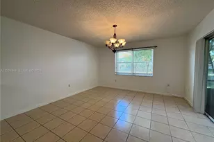 9283 NW 54th St, Sunrise, FL 33351 - Photo 6