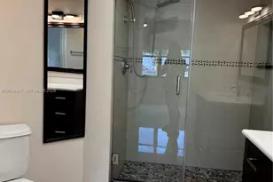9411 Fontainebleau Blvd, Miami, FL 33172 - Photo 6