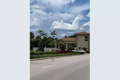 1400 SW 124th Ter #109Q, Pembroke Pines, FL 33027 - Photo 2