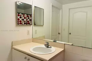 5085 NW 7th St, Miami, FL 33126 - Photo 8
