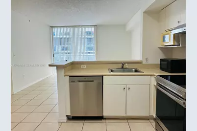 5085 NW 7th St #909, Miami, FL 33126 - Photo 2