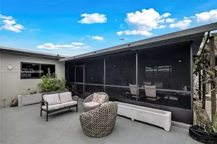 530 NW 39th St, Oakland Park, FL 33309 - Photo 2