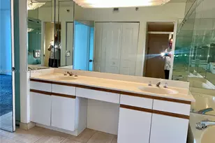 19195 NE 36th Ct, Aventura, FL 33180 - Photo 10