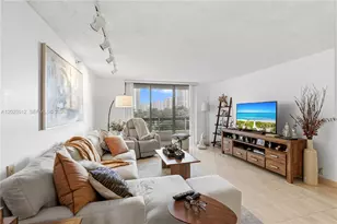 19195 NE 36th Ct, Aventura, FL 33180 - Photo 2