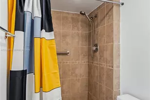 3625 N Country Club Dr, Aventura, FL 33180 - Photo 38