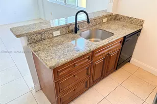 400 SW 2nd St, Miami, FL 33130 - Photo 4