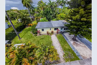 548 East Dr, Miami Springs, FL 33166 - Photo 2