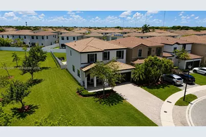 19220 NE 9th Pl, Miami, FL 33179 - Photo 36