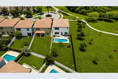 19220 NE 9th Pl, Miami, FL 33179 - Photo 38