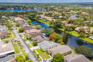 1541 SW 102nd Terrace, Davie, FL 33324 - Photo 42