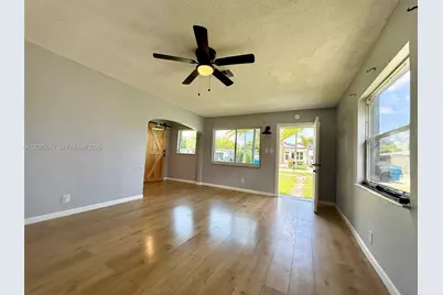 4030 SW 28th St, West Park, FL 33023 - Photo 4