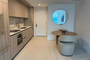 77 SE 5th St, Miami, FL 33131 - Photo 10