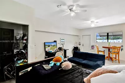 9910 Bahama Dr, Cutler Bay, FL 33189 - Photo 36