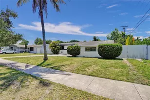 9910 Bahama Dr, Cutler Bay, FL 33189 - Photo 4