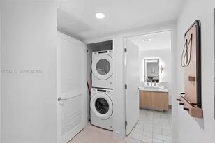 159 NE 6th St, Miami, FL 33132 - Photo 24