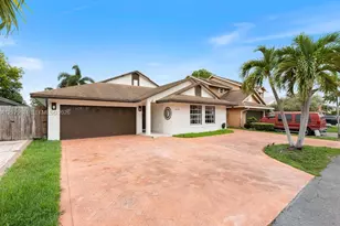 19080 NW 77th Ct, Hialeah, FL 33015 - Photo 2