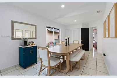 19080 NW 77th Ct, Hialeah, FL 33015 - Photo 12