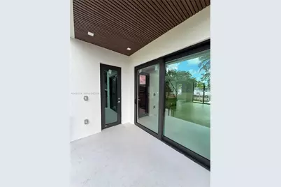 1924 NW 27th St, Miami, FL 33142 - Photo 62
