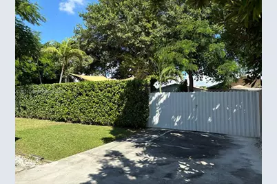 2359 NW 32nd St, Miami, FL 33142 - Photo 4