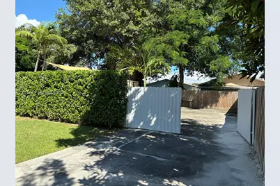 2359 NW 32nd St, Miami, FL 33142 - Photo 8