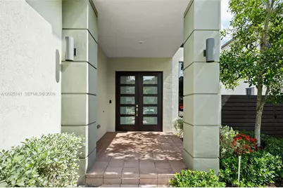 8763 NW 157th Ter, Miami Lakes, FL 33018 - Photo 2