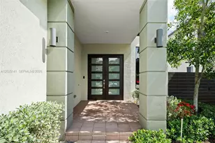 8763 NW 157th Terrace, Miami Lakes, FL 33018 - Photo 2