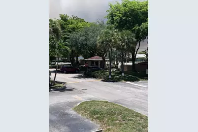 2570 W 67th Pl #21-2, Hialeah, FL 33016 - Photo 14