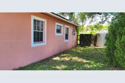 901 NE 160th Ter, North Miami Beach, FL 33162 - Photo 12