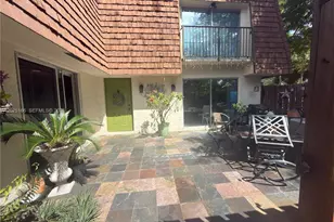 8901 Orange Grove Dr, Davie, FL 33324 - Photo 4