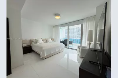 200 Biscayne Boulevard Way #4104, Miami, FL 33131 - Photo 8