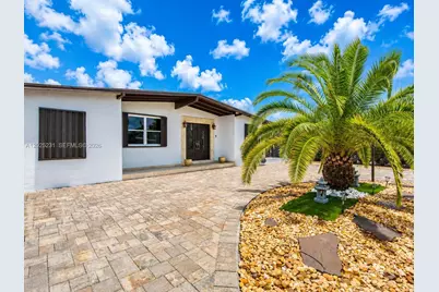 11425 SW 43rd Ter, Miami, FL 33165 - Photo 2