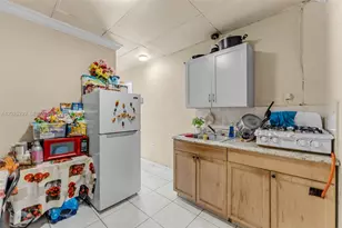 445 NW 8th St, Homestead, FL 33030 - Photo 8