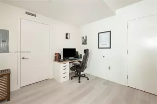 31 SE 6th St, Miami, FL 33131 - Photo 14