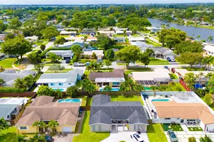 10651 NW 19th Pl, Pembroke Pines, FL 33026 - Photo 32