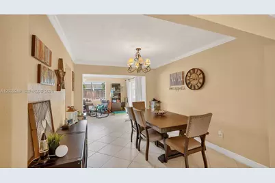 10651 NW 19th Pl, Pembroke Pines, FL 33026 - Photo 8
