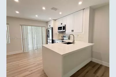 9832 NW 9th Ct, Plantation, FL 33324 - Photo 6